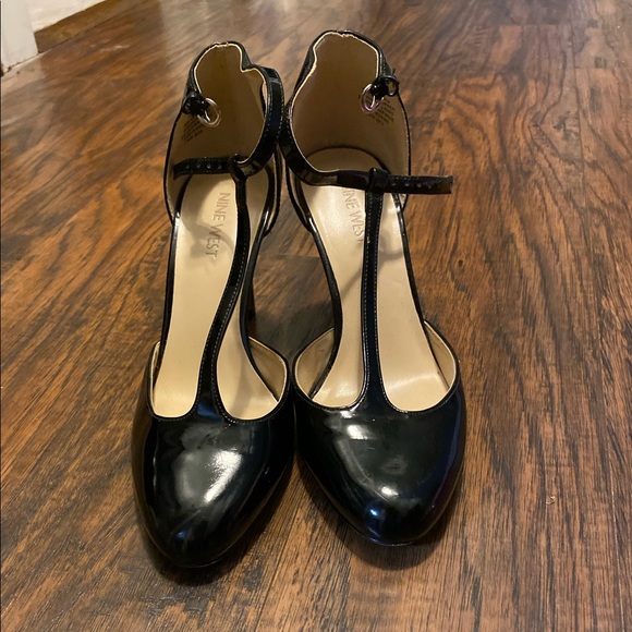 Nine West Size 7 strapping heels - Picture 2 of 4